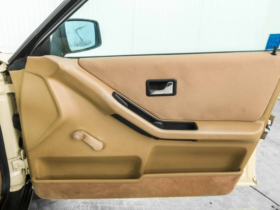 Immagine 29/50 di Audi 80 quattro  -  1.8S (1987)