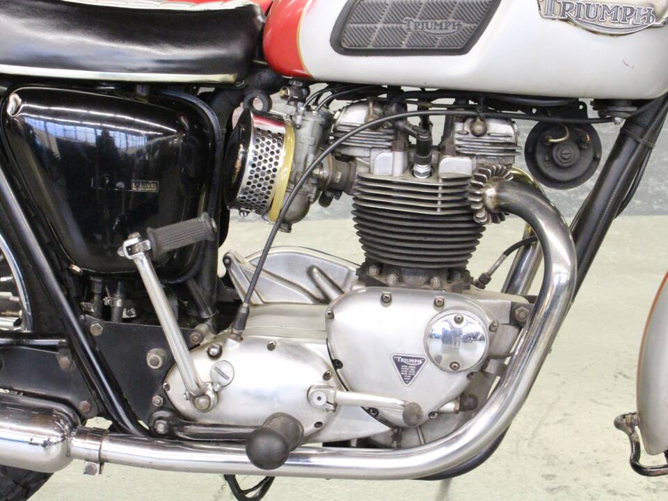 Afbeelding 16/17 van Triumph DUMMY (1968)