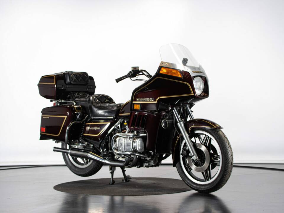 Immagine 6/50 di Honda GL 1100 Gold Wing (1981)