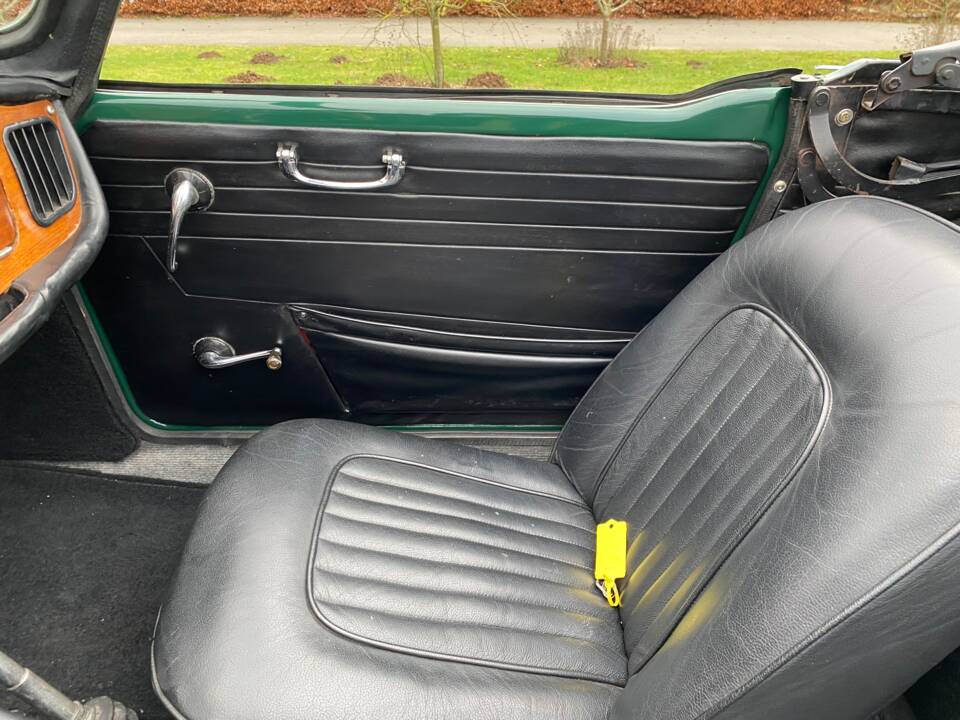 Image 38/66 of Triumph TR 4 (1964)