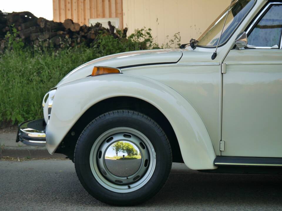 Image 4/45 de Volkswagen Coccinelle 1303 LS (1978)