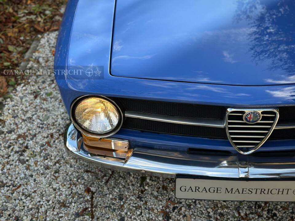 Bild 18/100 von Alfa Romeo Giulia GT 1300 Junior (1973)