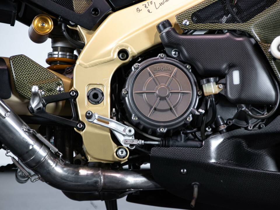 Bild 27/50 von Aprilia DUMMY (2002)