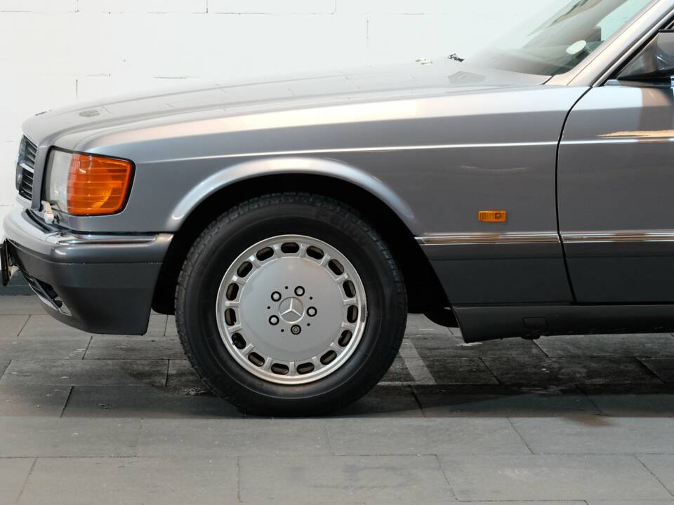 Image 19/34 of Mercedes-Benz 500 SEC (1991)