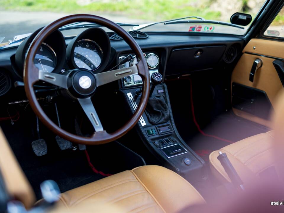Afbeelding 27/42 van Alfa Romeo 2000 Spider Veloce (1980)