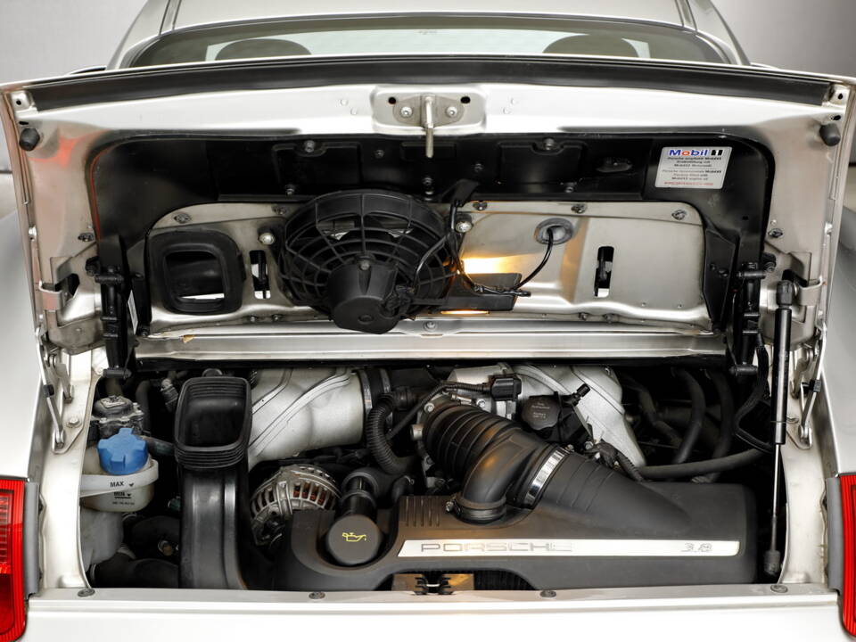 Image 25/25 of Porsche 911 Carrera S (2004)