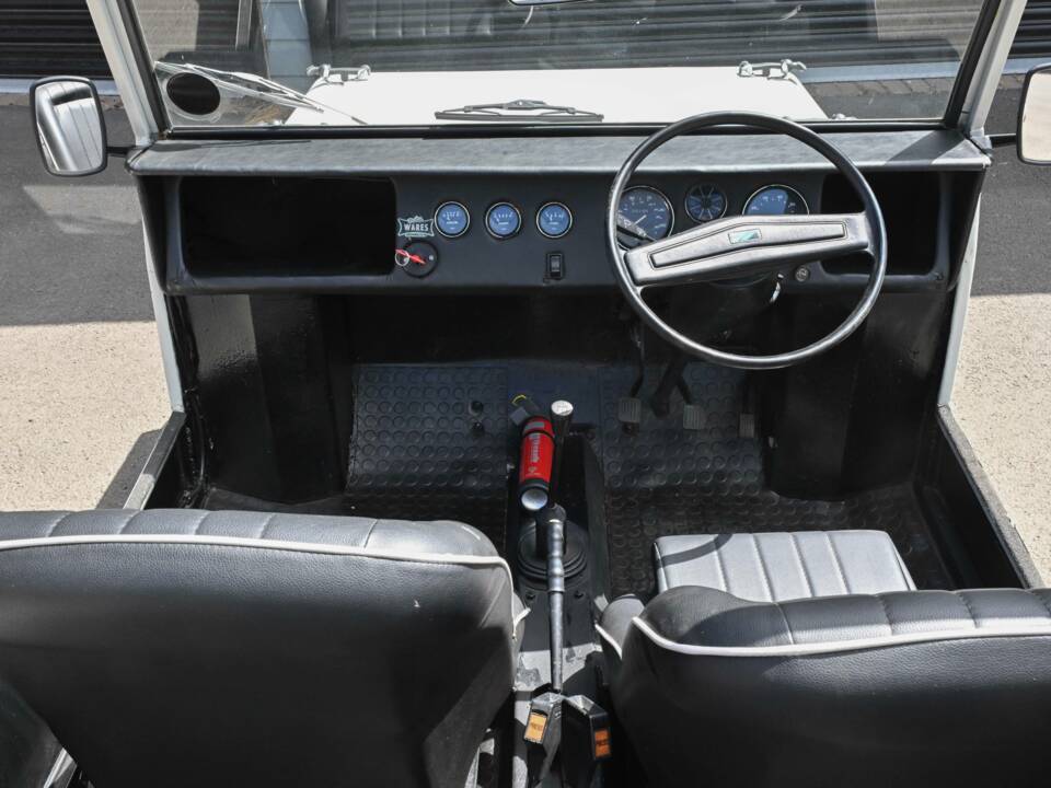 Immagine 32/50 di Mini Moke (1973)