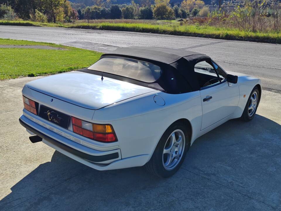 Immagine 15/49 di Porsche 944 S2 (1991)