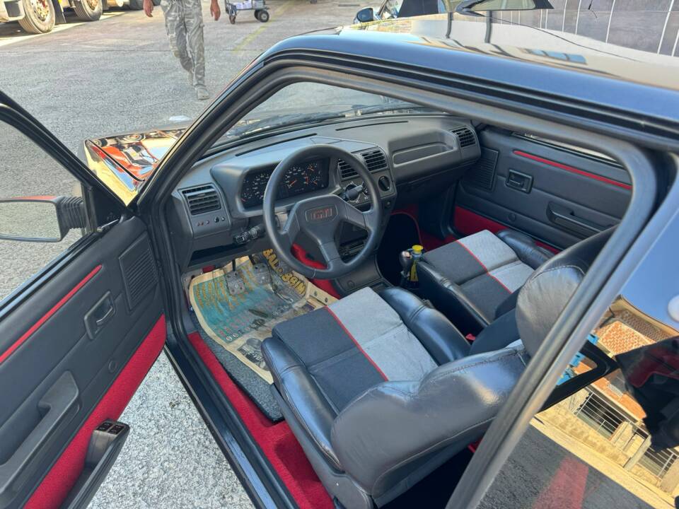 Immagine 4/6 di Peugeot 205 GTi 1.9 (1987)