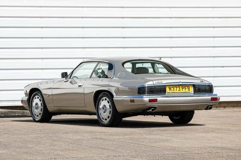Image 4/32 de Jaguar XJS 4.0 Celebration (1996)