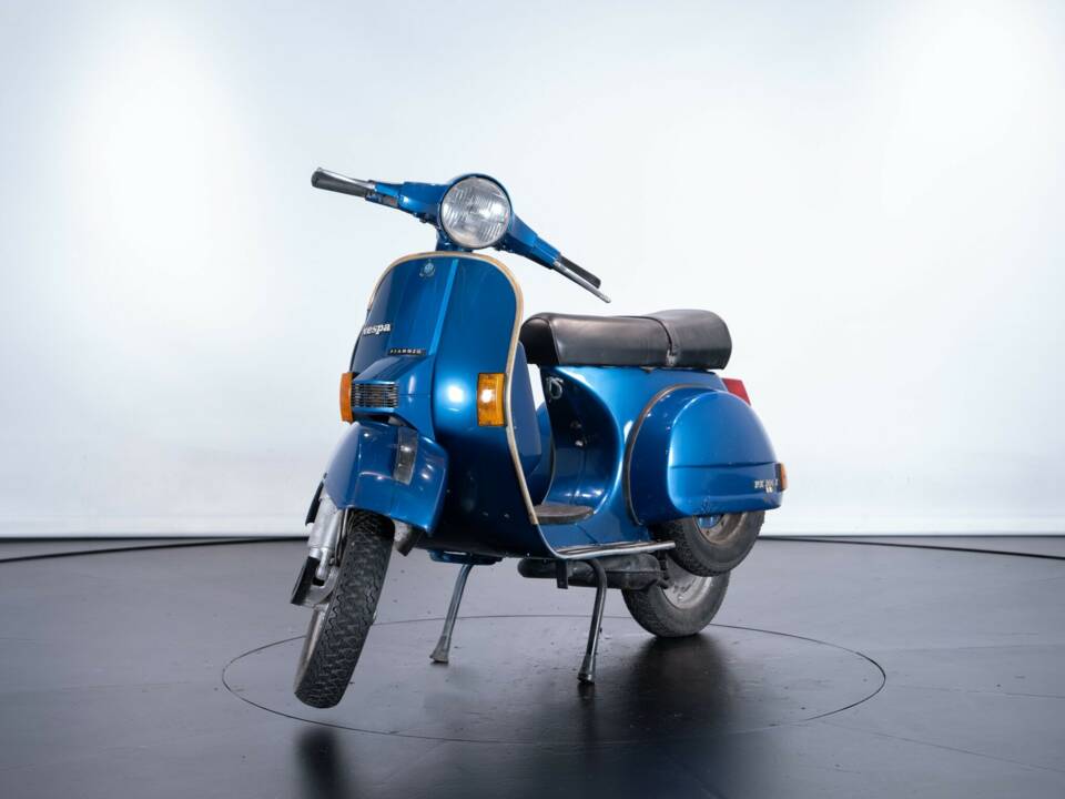 Image 4/37 de Piaggio Vespa PX 200 E (1984)