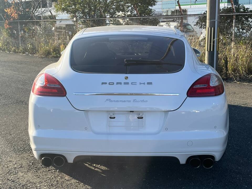 Immagine 3/40 di Porsche Panamera Turbo (2009)