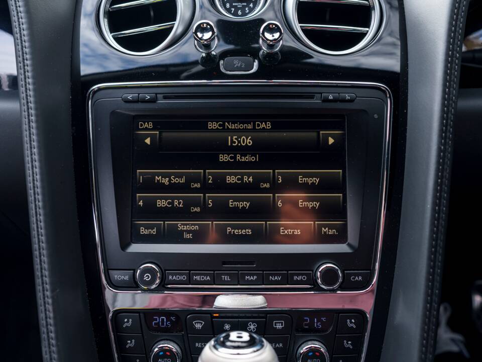 Image 16/27 of Bentley Continental GT V8 S (2014)