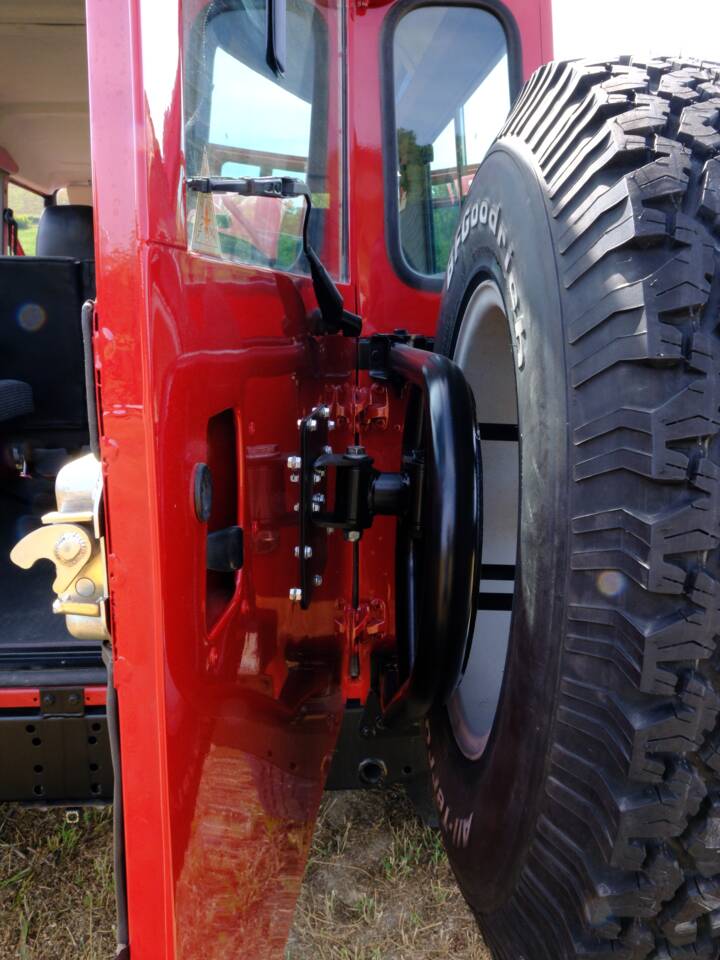 Afbeelding 12/31 van Land Rover Defender 110 300Tdi (1997)