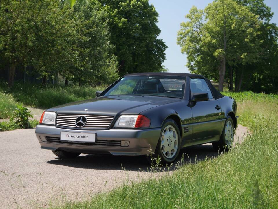 Image 1/39 de Mercedes-Benz 280 SL (1900)