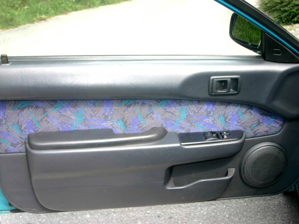 Image 17/51 of Toyota Paseo (1996)