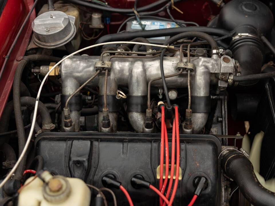 Image 38/45 of Peugeot 504 Convertible (1974)