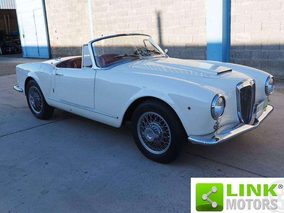 Image 3/10 of Lancia Aurelia B24 Convertible (1958)