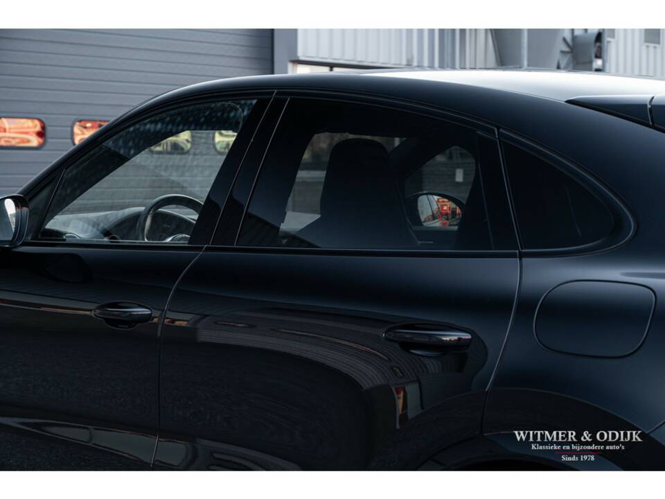 Image 16/32 of Porsche Cayenne Coupé E-Hybrid (2020)