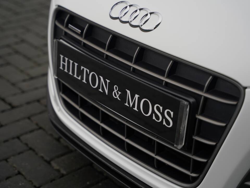 Bild 28/50 von Audi R8 GT (2011)