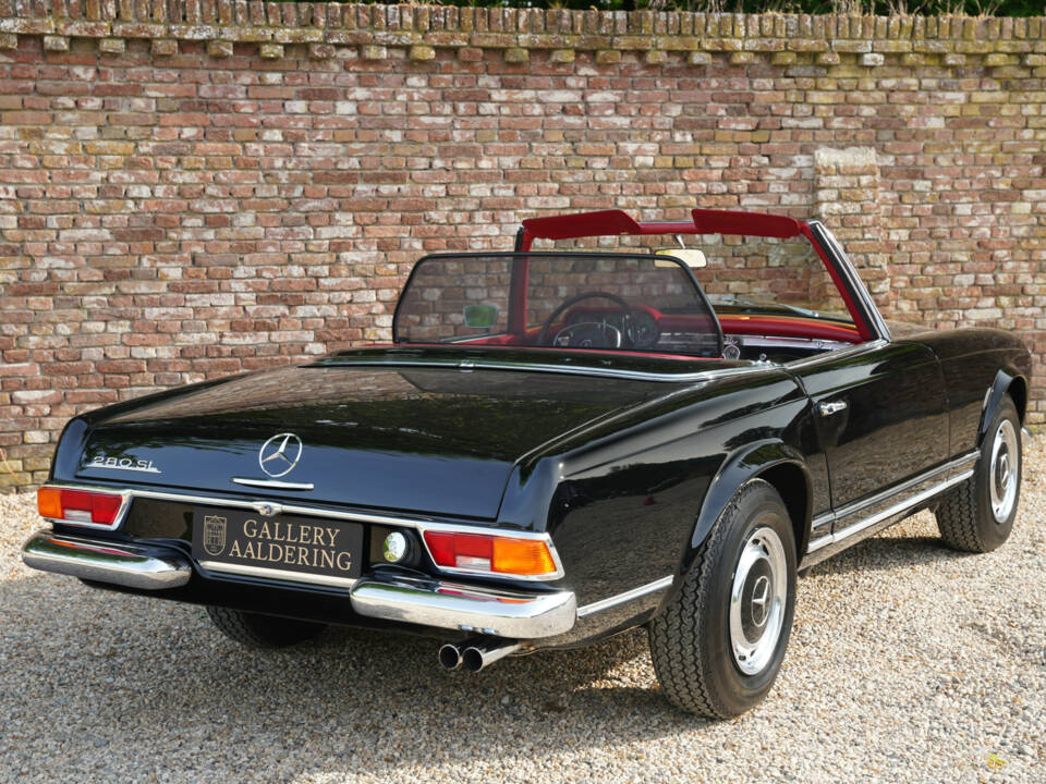Image 10/50 de Mercedes-Benz 280 SL (1969)