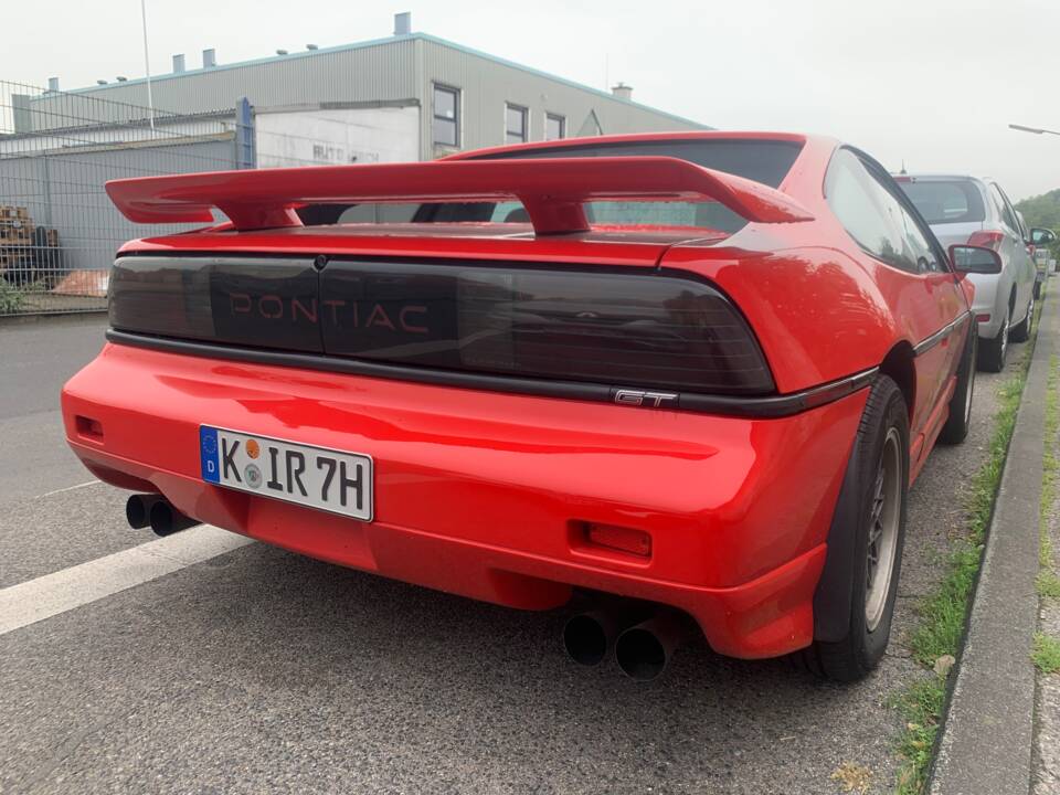 Image 26/55 of Pontiac Fiero GT (1988)