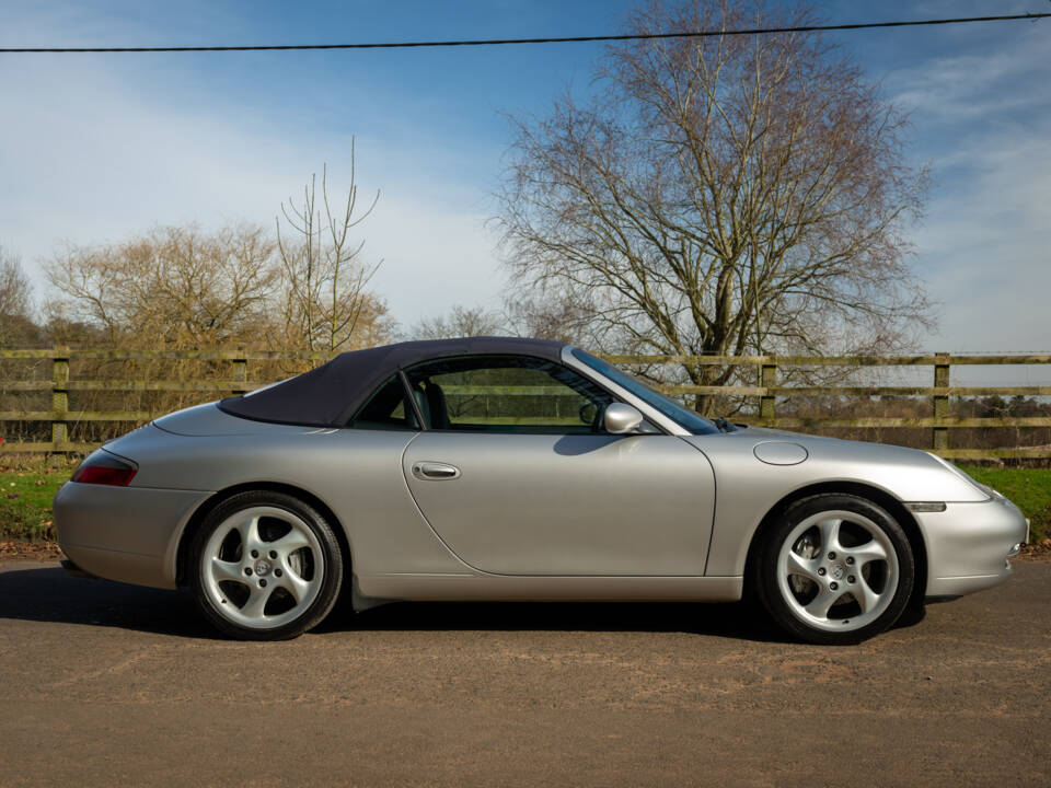 Imagen 10/20 de Porsche 911 Carrera 4 (2000)