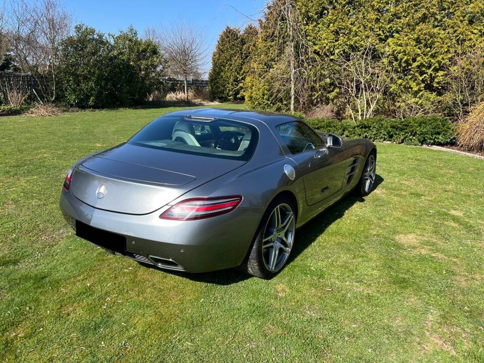 Mercedes-Benz SLS AMG  Coupé Flügeltürer alubeam silver (MB 047) 2010
