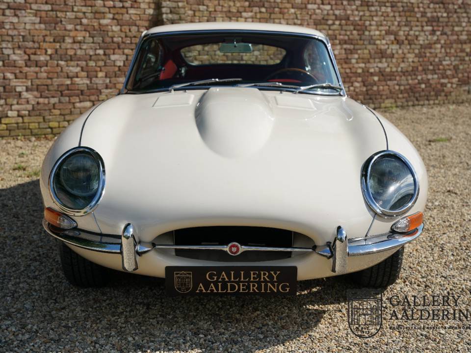 Image 26/50 of Jaguar E-Type 3.8 (1964)