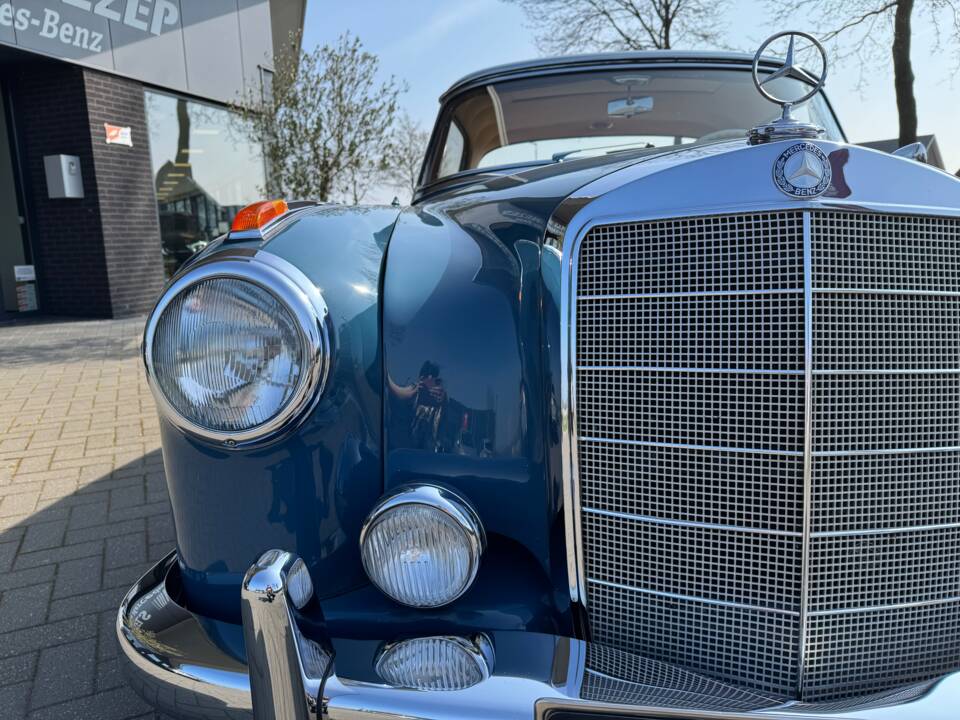 Afbeelding 16/16 van Mercedes-Benz 220 SE (1960)