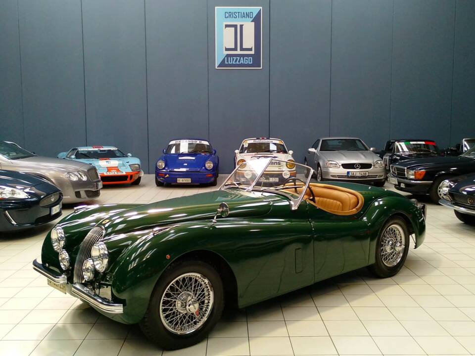 Image 2/57 of Jaguar XK 120 SE OTS (1953)