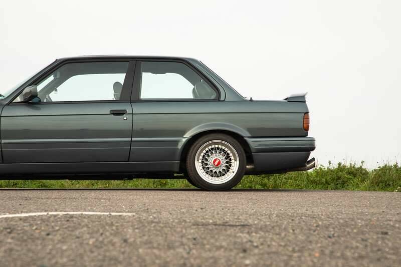 Image 27/50 of BMW 325i (1990)