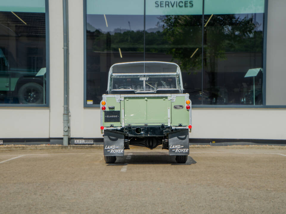 Image 27/30 of Land Rover 88 (1971)