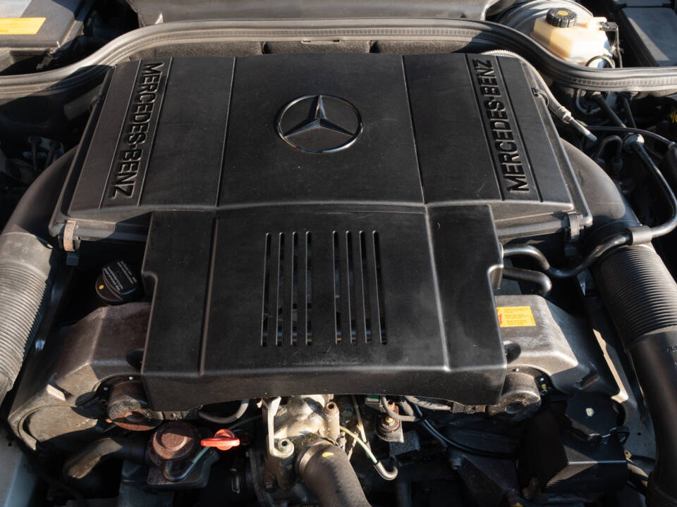 Bild 60/75 von Mercedes-Benz SL 500 (1997)