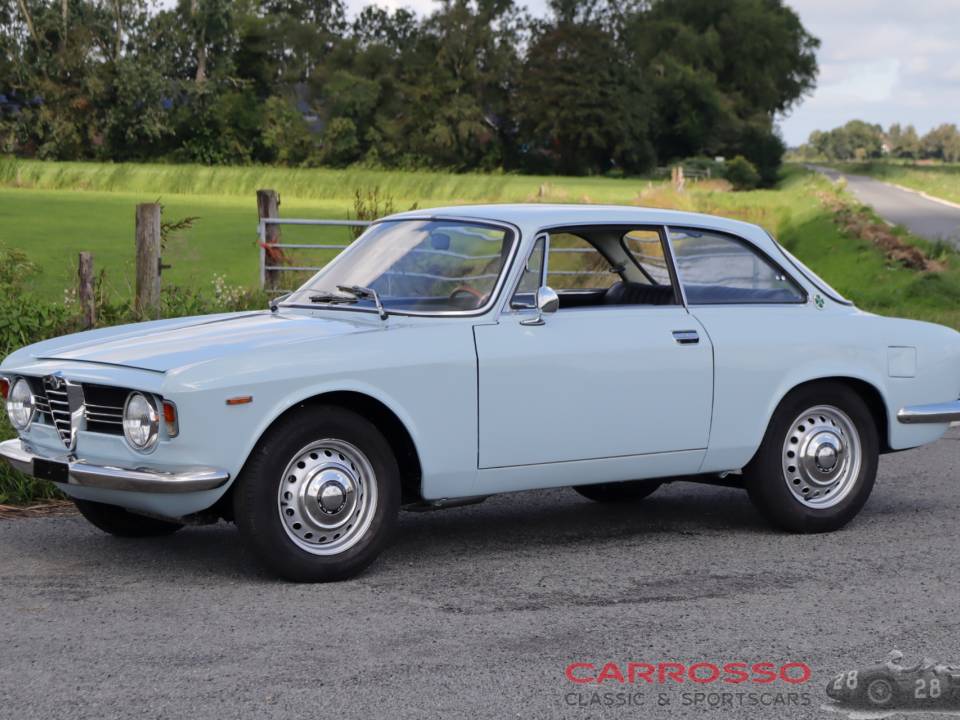 Image 33/50 of Alfa Romeo Giulia 1600 Sprint GT Veloce (1967)