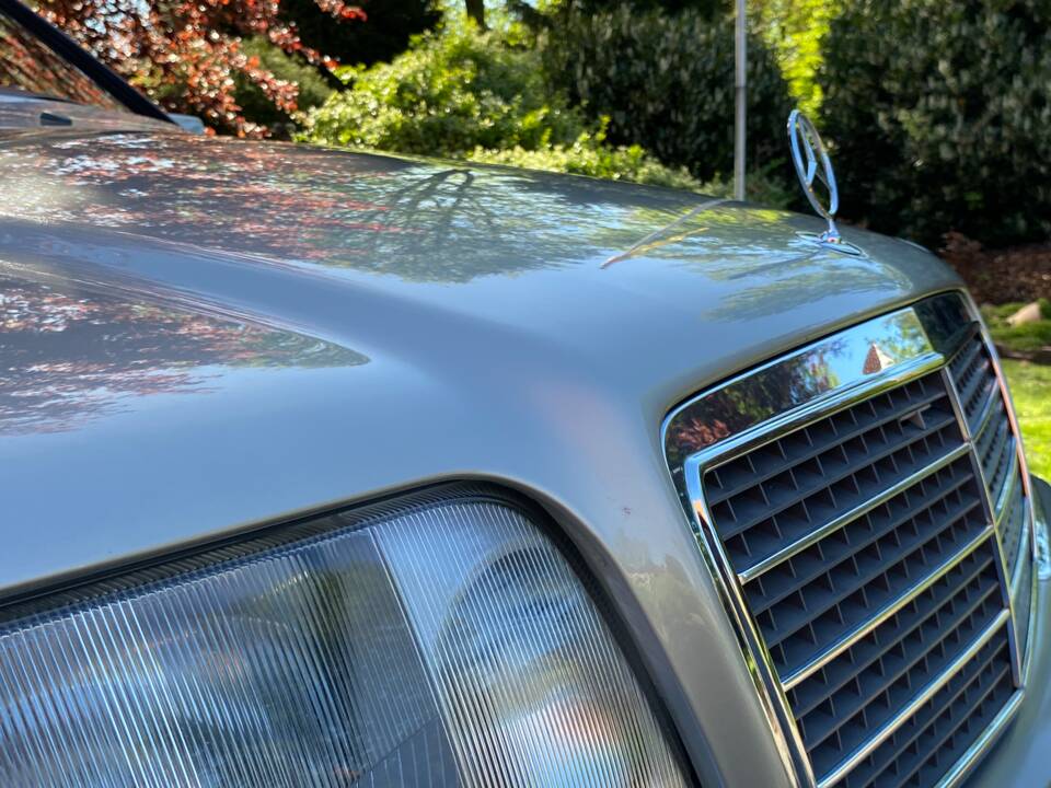 Bild 11/33 von Mercedes-Benz E 200 T (1994)