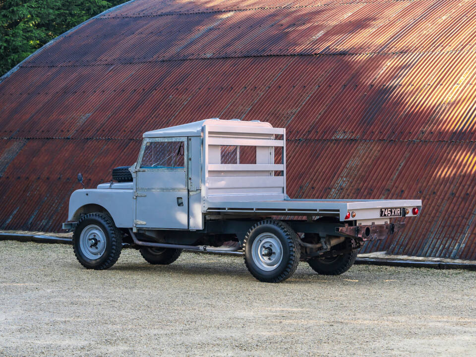 Image 5/31 of Land Rover 107 (1957)