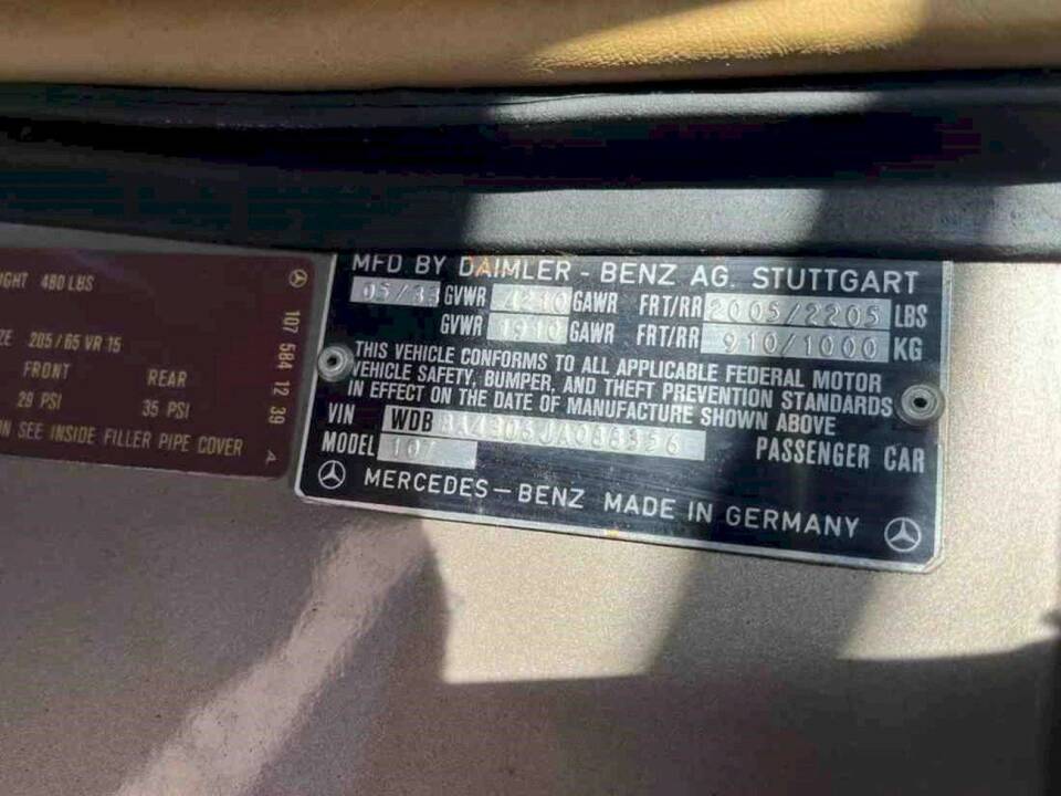 Image 36/36 of Mercedes-Benz 560 SL (1988)