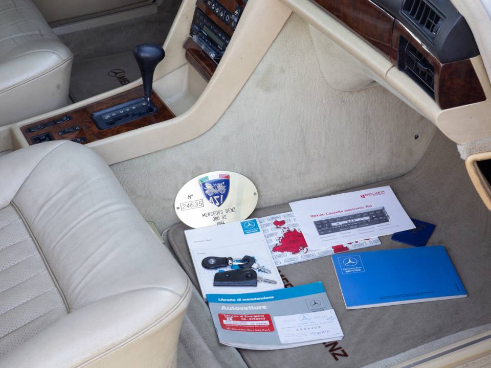 Two original keys, documents and ASI Gold targa