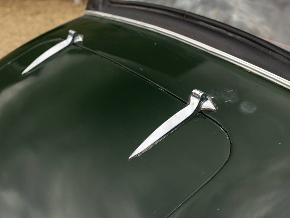Image 18/21 of Riley 2.5 Litre RMF (1953)
