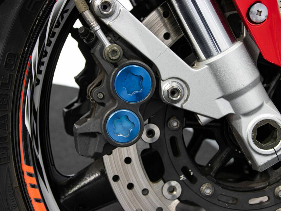 Bild 44/50 von Yamaha YZF 1000 R1 (1998)