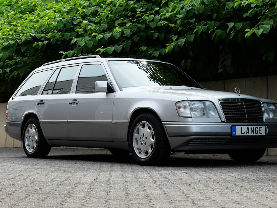 Image 12/75 of Mercedes-Benz E 280 T (1994)