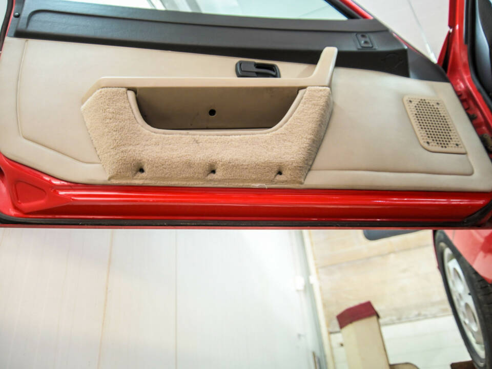 Immagine 45/50 di Porsche 924 S (1987)