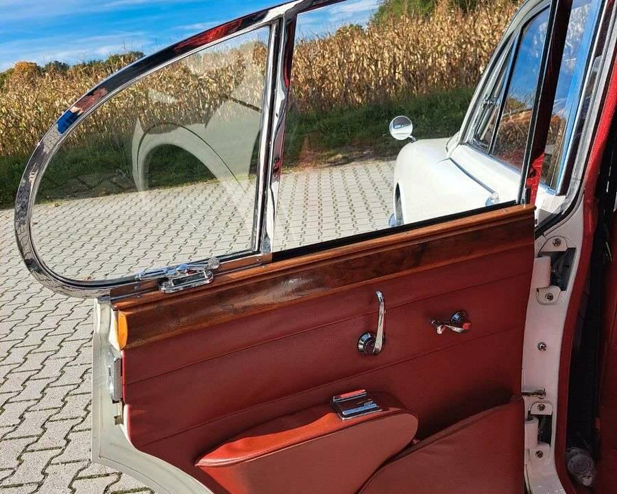 Bild 19/27 von Jaguar Mk II 2.4 (1967)