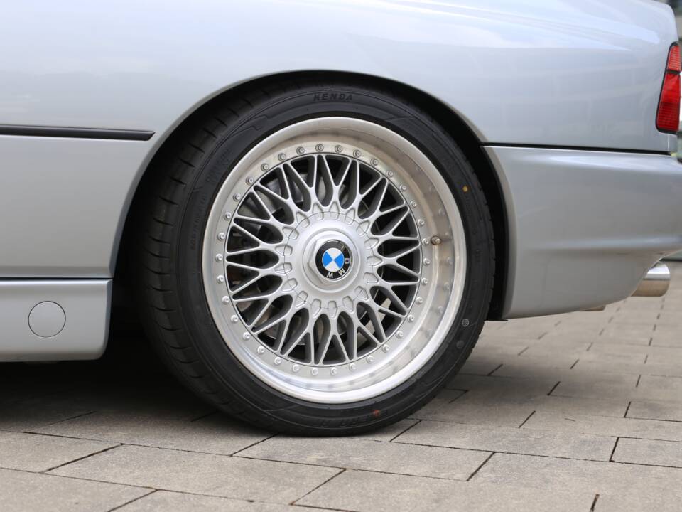 Afbeelding 24/33 van BMW 840i (1994)