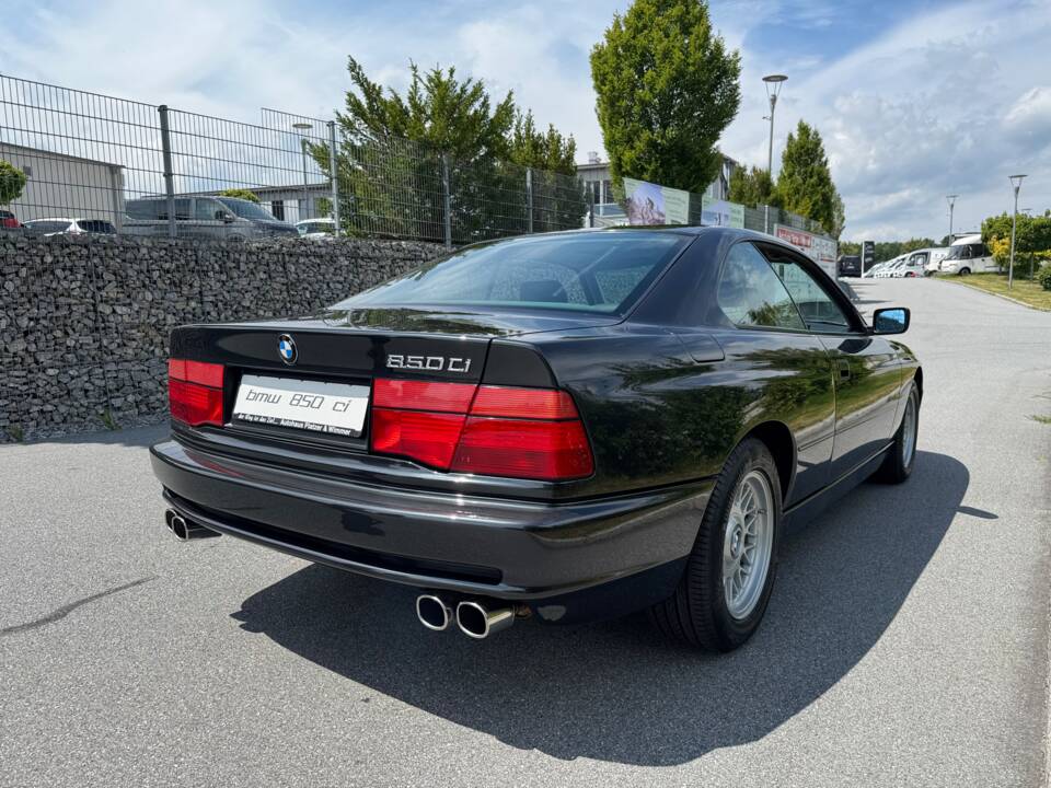 Image 6/37 of BMW 850i (1991)