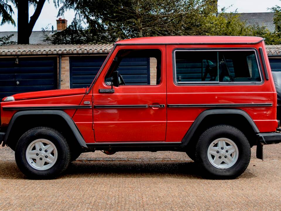 Immagine 2/29 di Mercedes-Benz 280 GE (SWB) (1990)