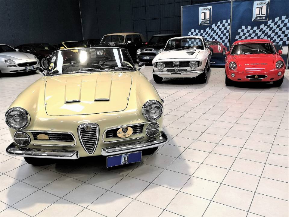 Image 41/41 of Alfa Romeo 2000 Spider (1961)