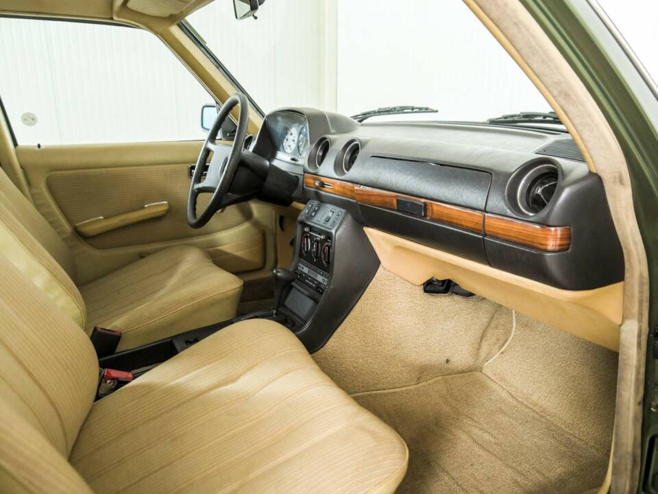 Afbeelding 12/50 van Mercedes-Benz 200 T (1982)