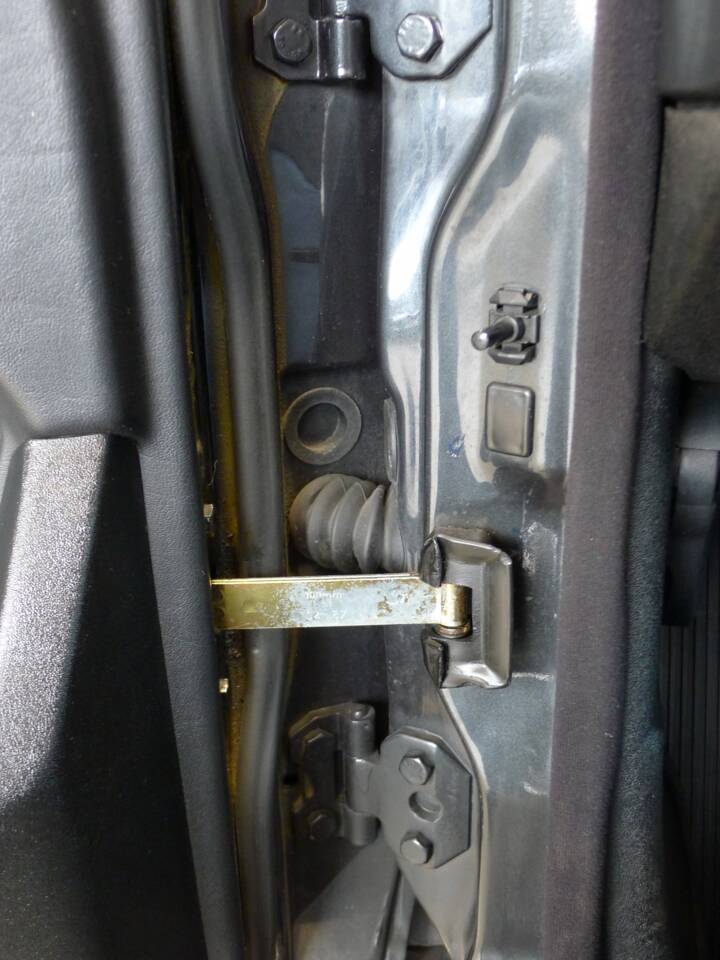 Image 11/49 of Mercedes-Benz 190 E 2.3-16 (1984)